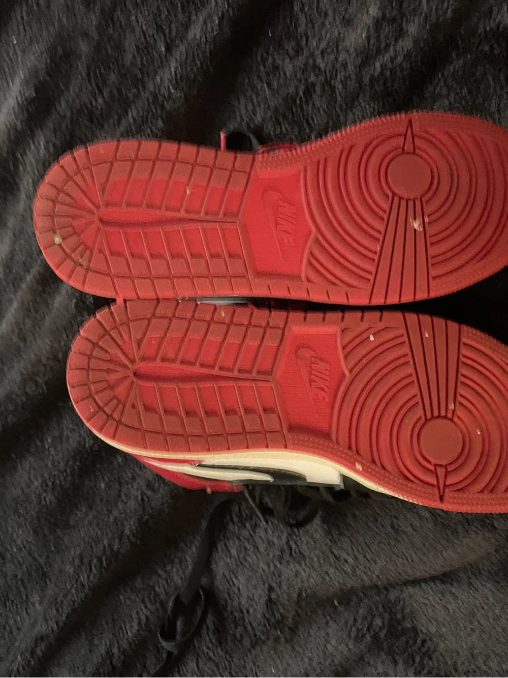 Nike Air Jordan 1 Kids Sneakers in Red Black White